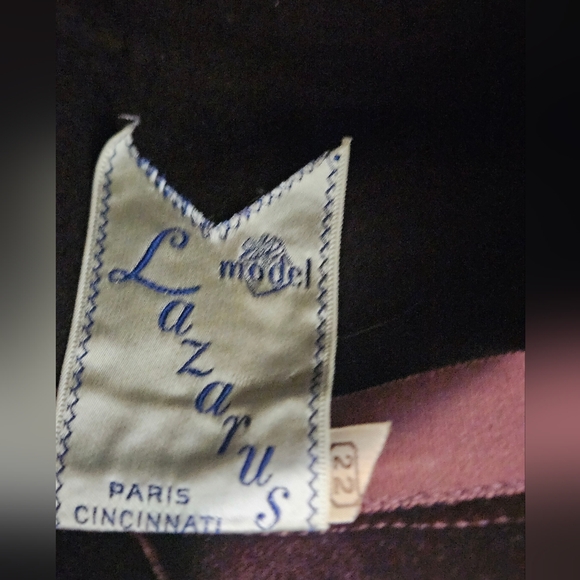 Vintage Lazurus Feather Velvet Cloche Hat — Made in Italy - Picture 4 of 16